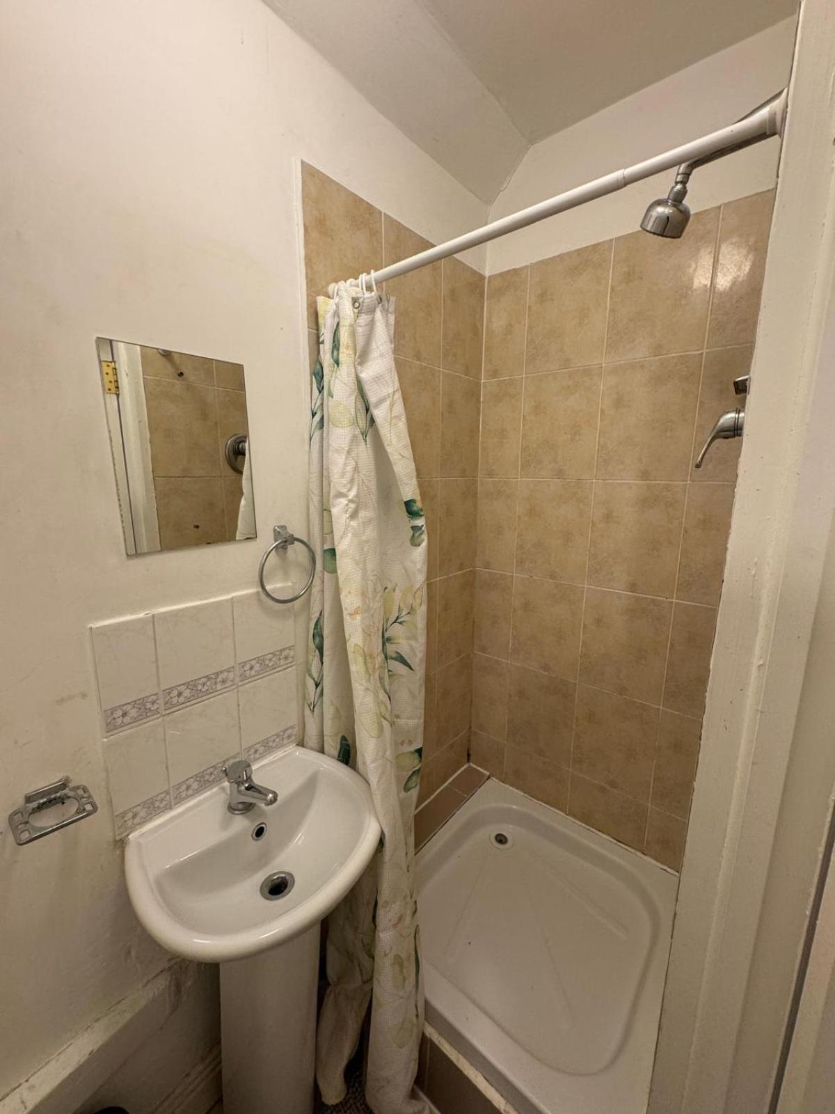 Nice Double Room Near Omni Shopping Dublin Exterior foto